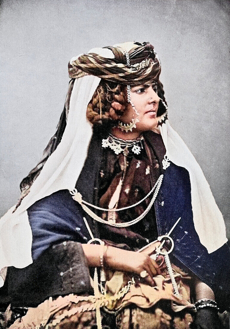 Ouled-Nail woman
