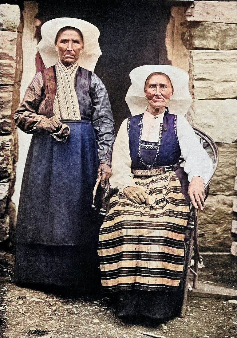 Hardanger peasant women
