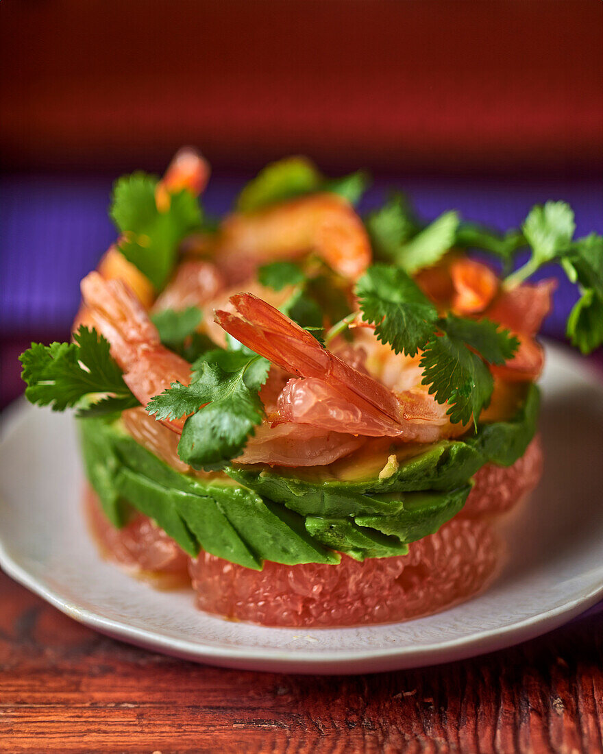 Garnelentürmchen mit Avocado und Grapefruit-Tatar