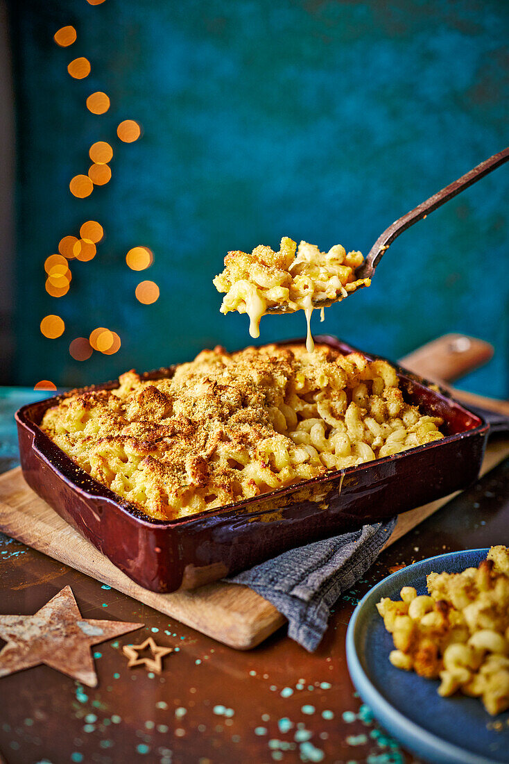 Mac and cheese with crispy breadcrumbs