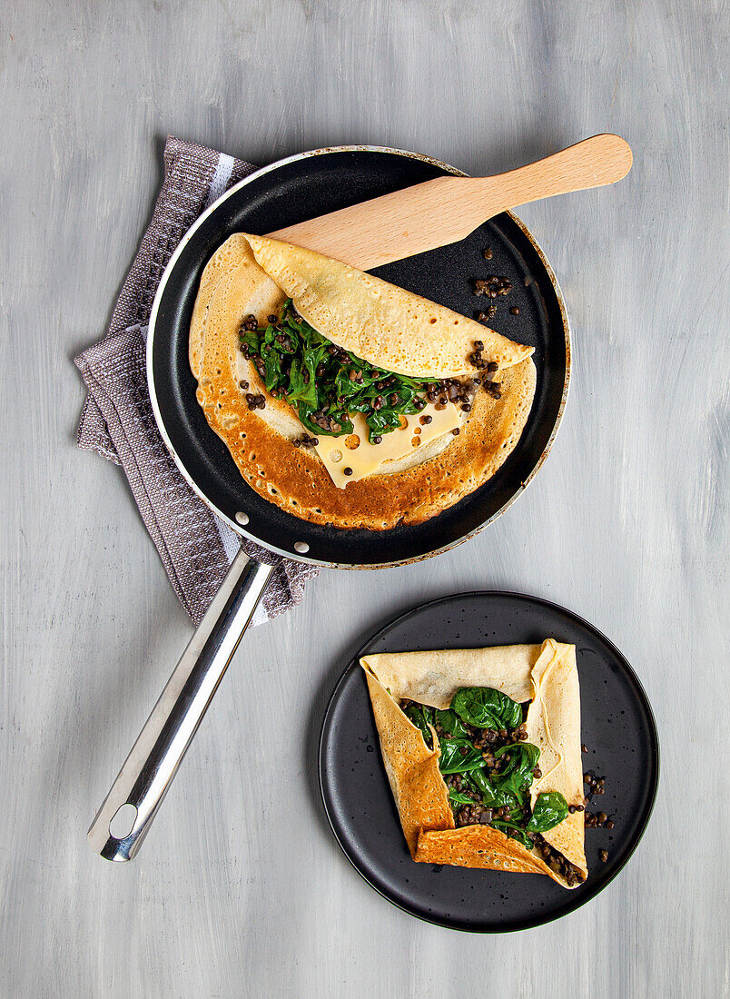 Vegetarische Soja-Galette mit Spinatfüllung