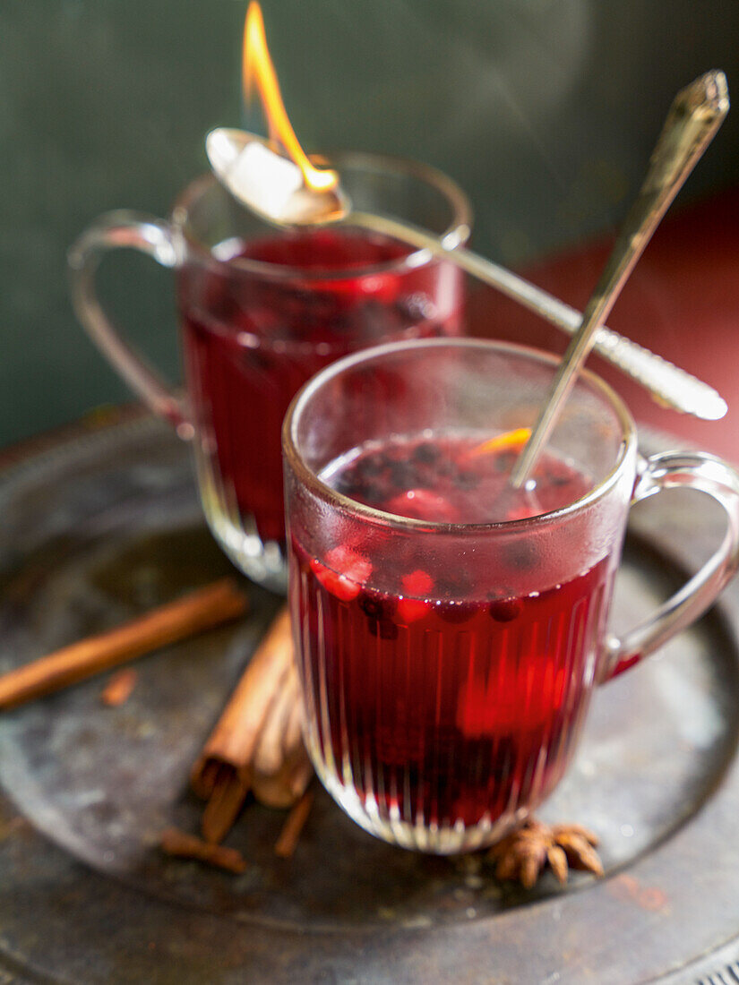 Berry mulled punch