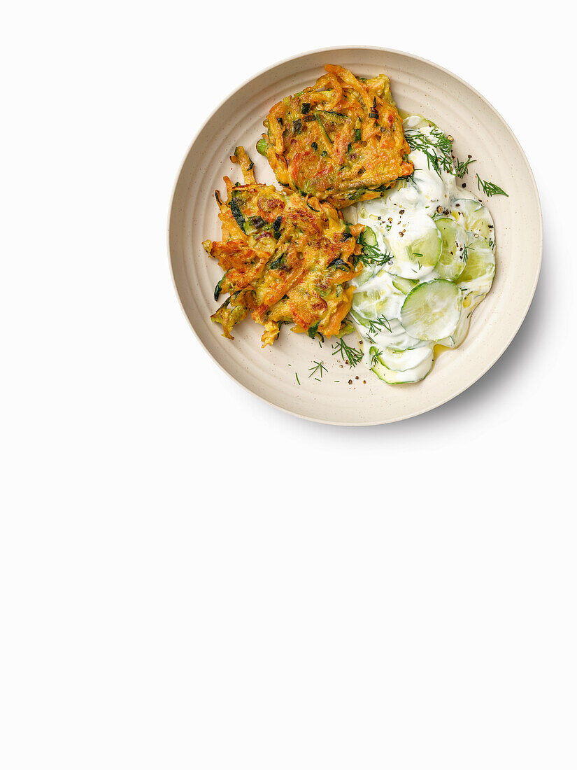 Vegetable rösti with cucumber salad