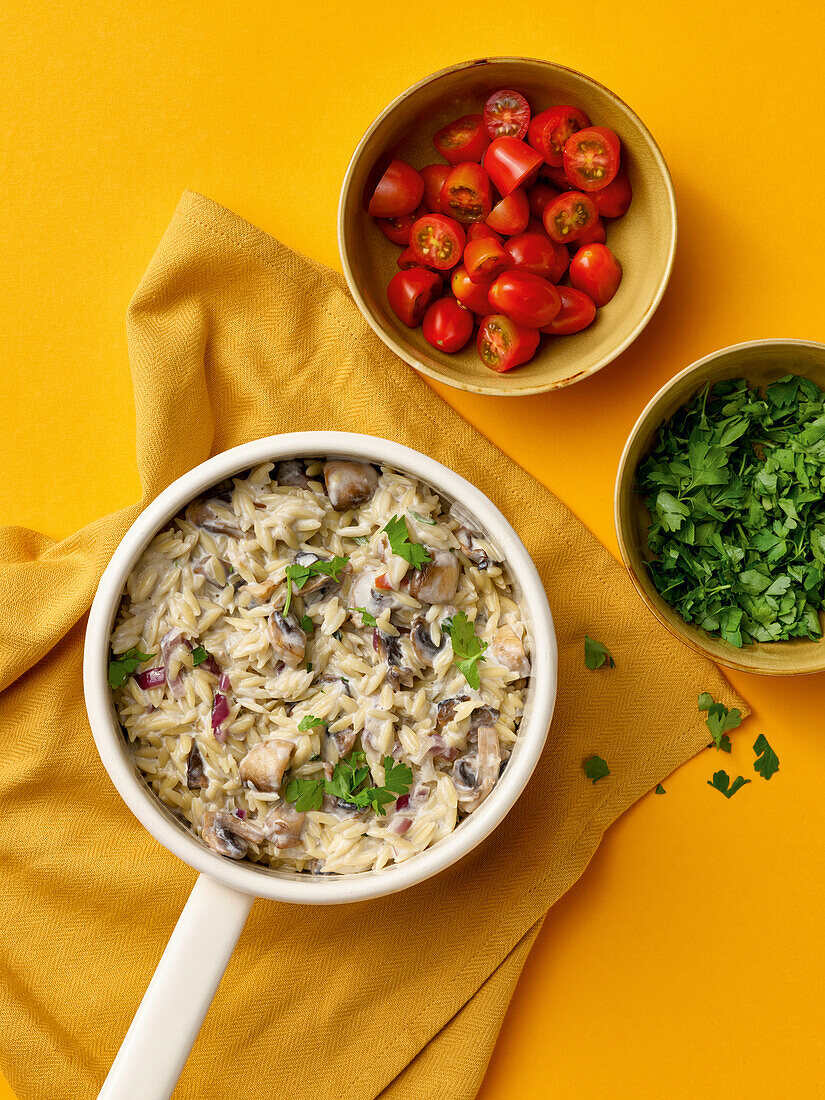 Cremige One-Pot-Orzo mit Pilzen