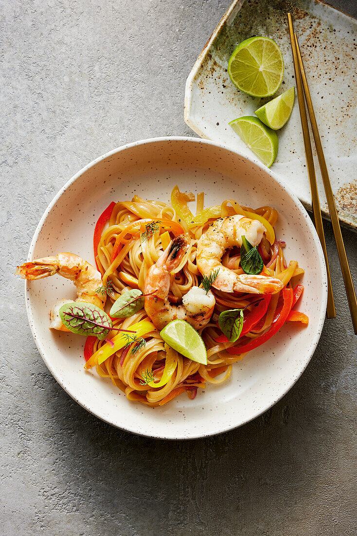 Glass noodle salad with king prawns and peppers