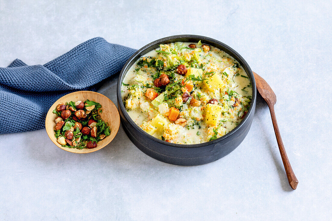 Vegetable soup with nuts