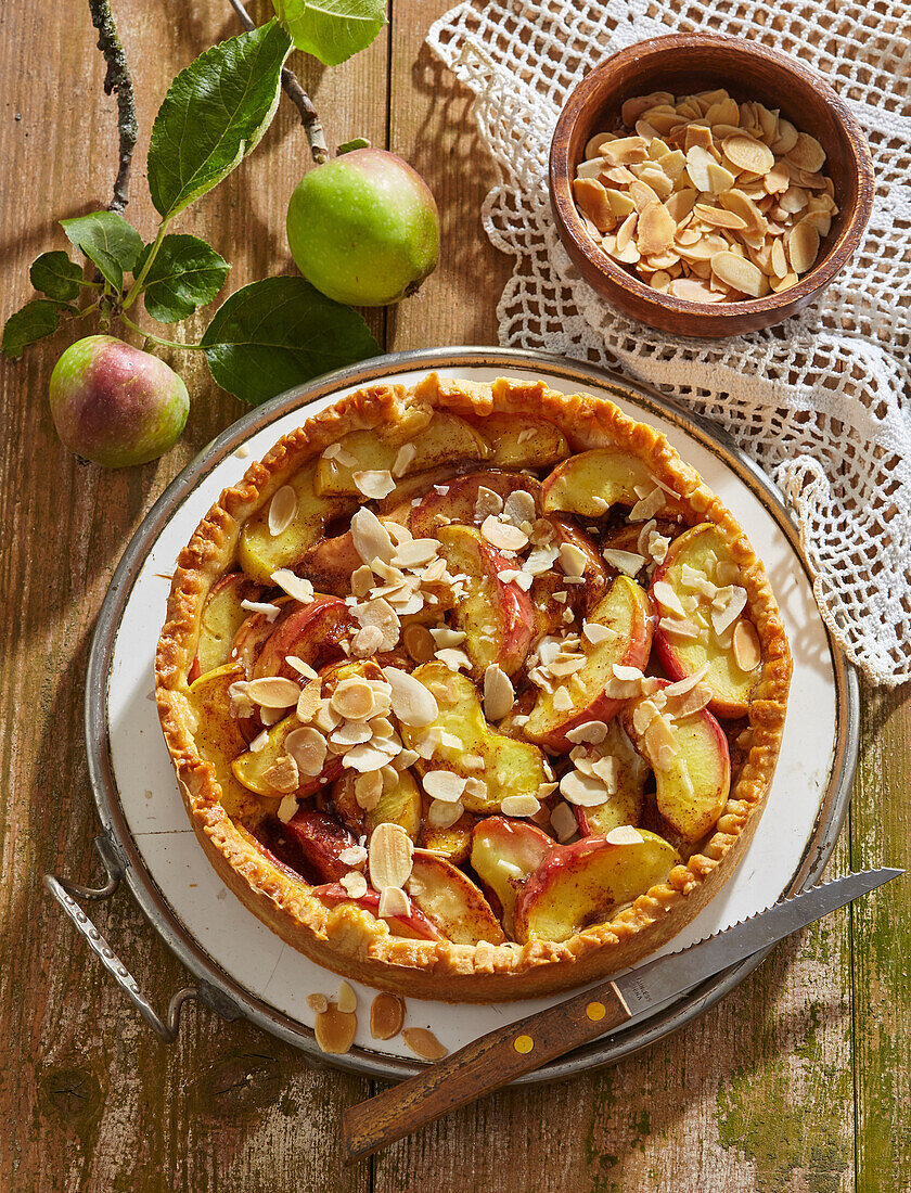 Apple and cinnamon galette