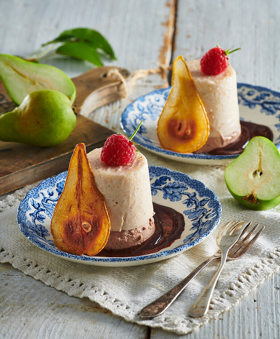 Crushed pear cake with chocolate