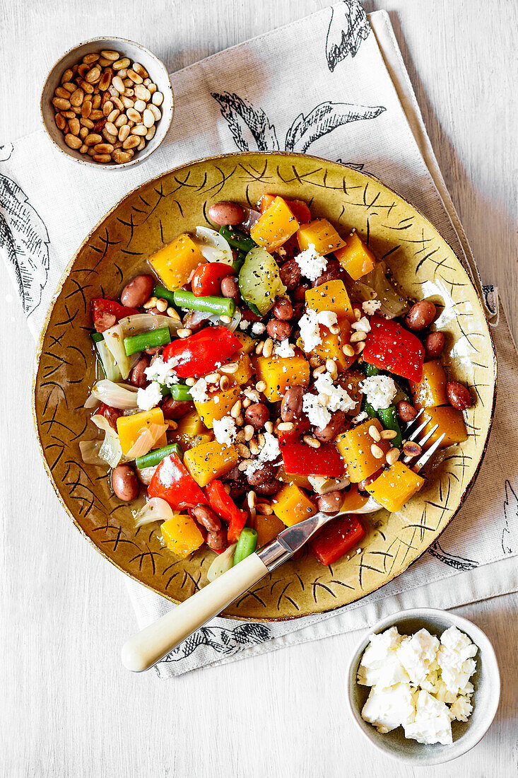 Borlottibohnen-Butternuss-Casserole mit Feta