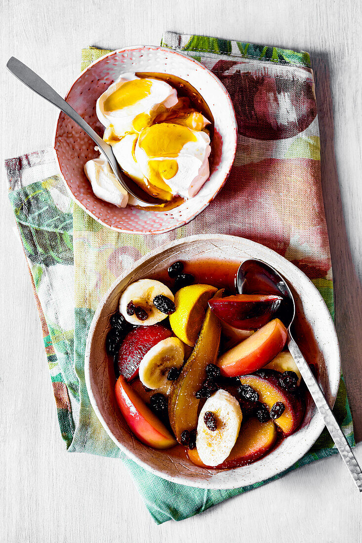 'Glowing' winter fruit salad