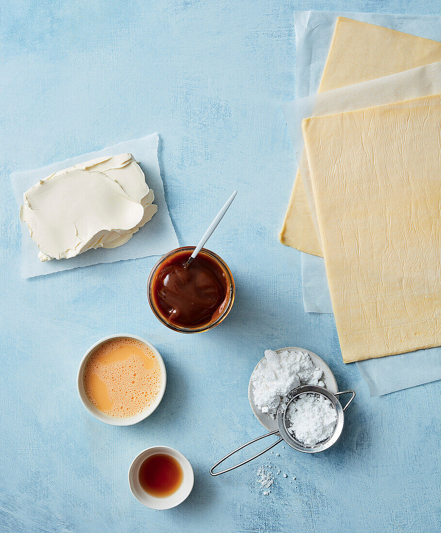 Ingredients for sweet quesitos with caramel from the Air Fryer