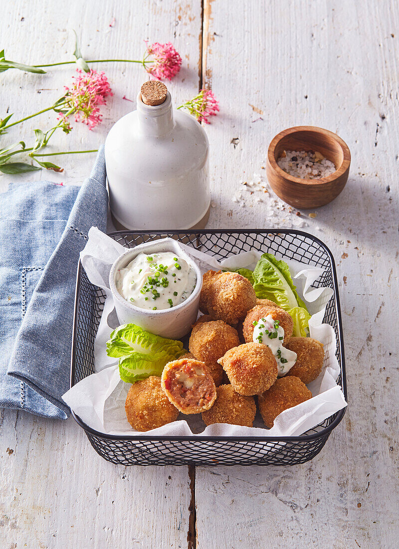 Deep-fried pork meatballs with tartar sauce