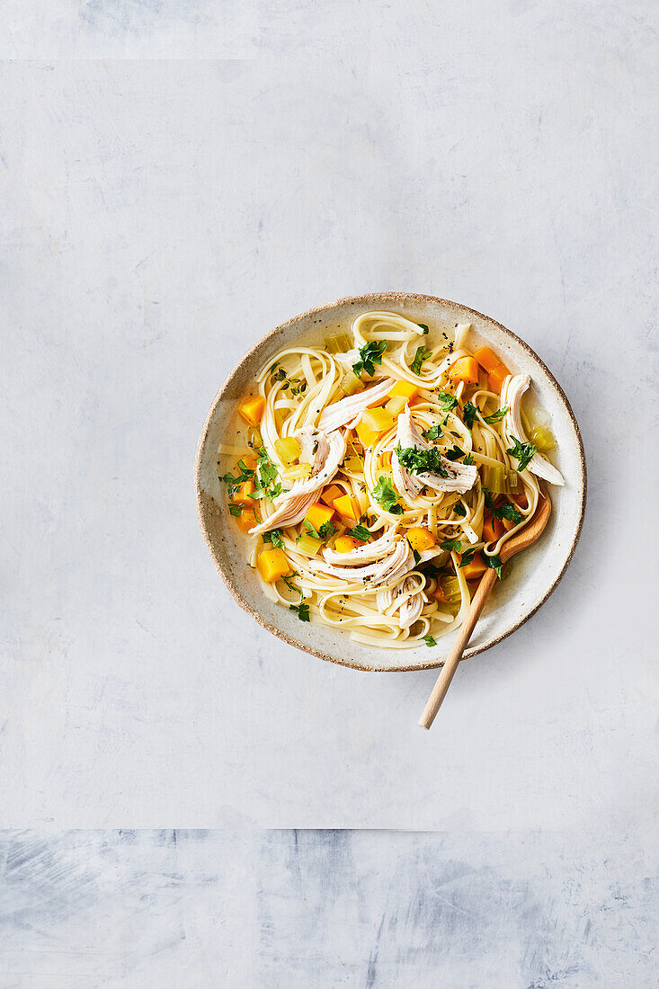 Chicken soup with noodles from the slow cooker