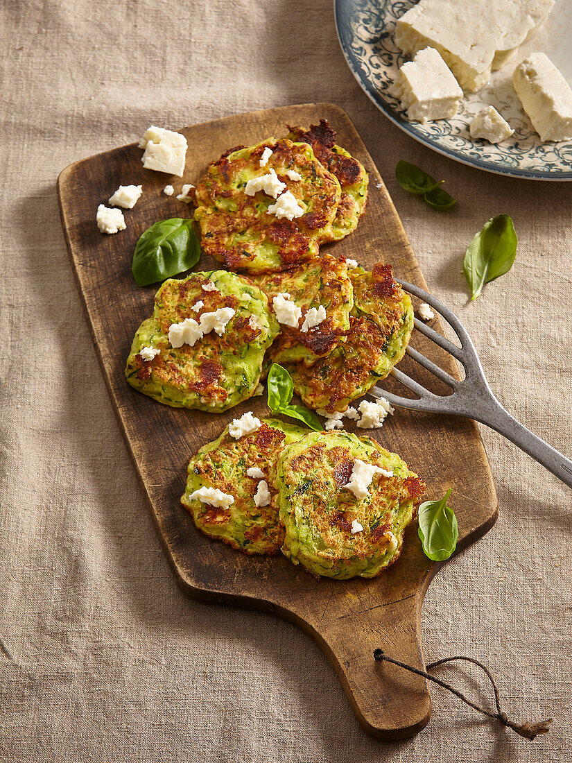 Zucchinipuffer mit Feta