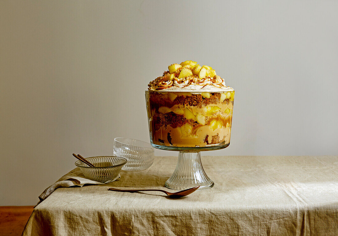 Apple crumble trifle