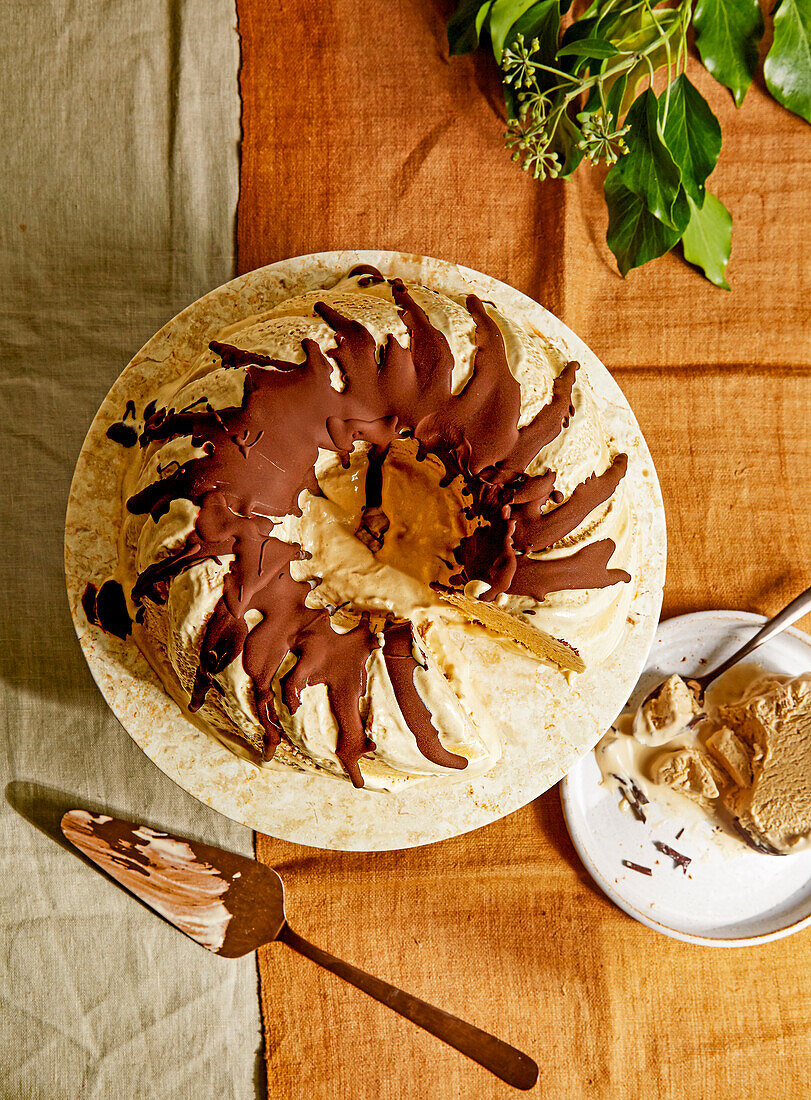 Semifreddo wreath with coffee and Irish cream