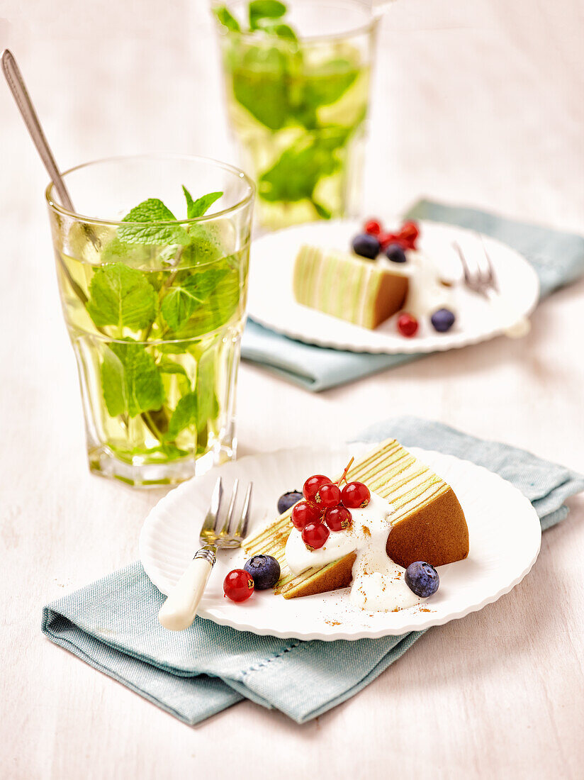 Thousand-layer spice cake with mint tea