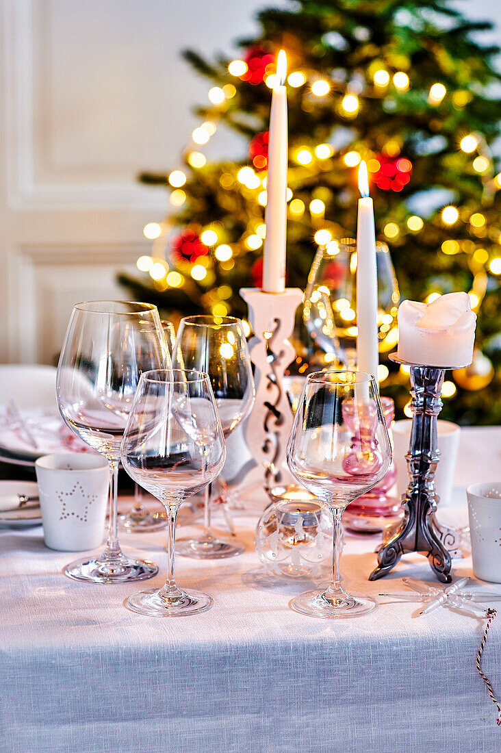 Table setting for Christmas