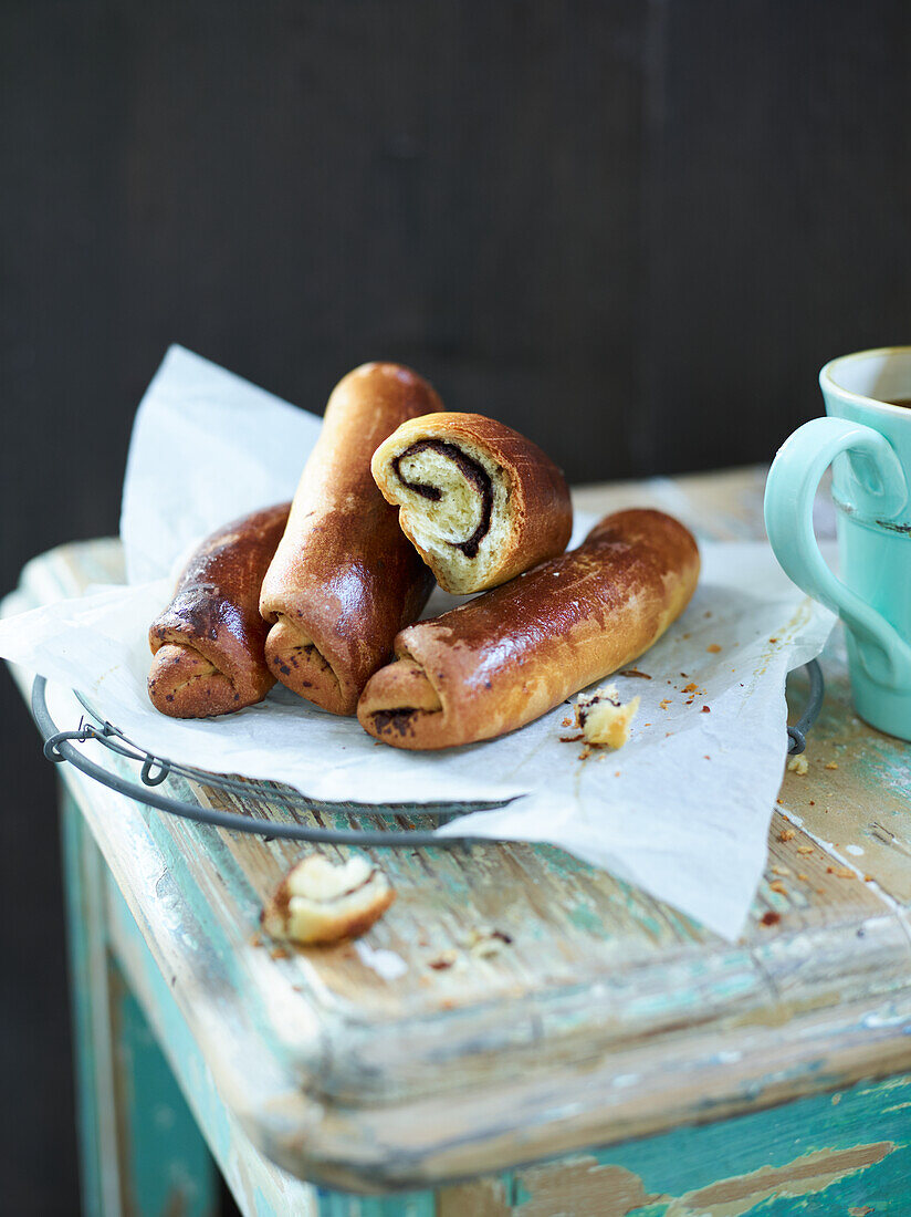 Yeast rolls with chocolate filling