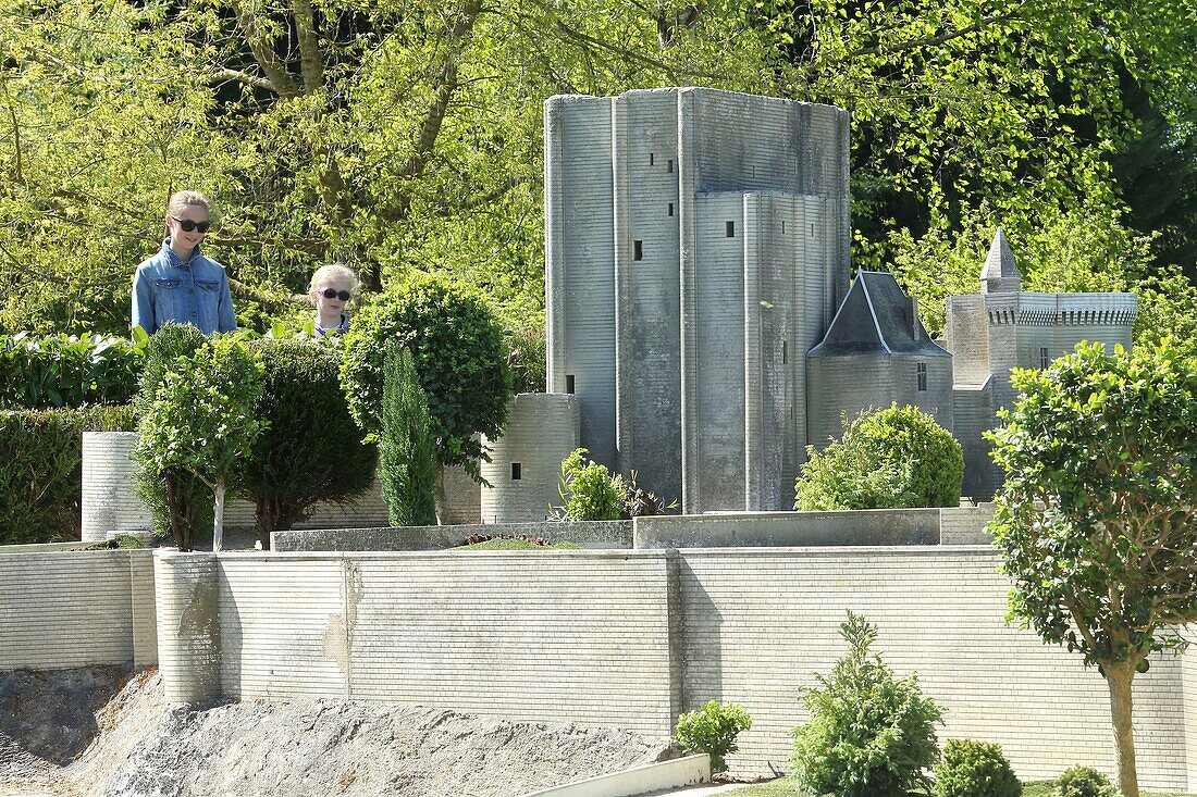 France,Indre et Loire,Loire valley listed as World Heritage by UNESCO,Amboise,Mini-Chateau Park,children in front of the model dungeon Loches