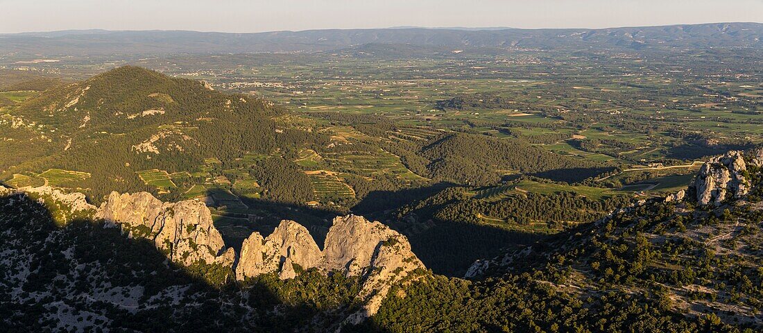 France,Vaucluse,above Gigondas,Dentelles de Montmirail
