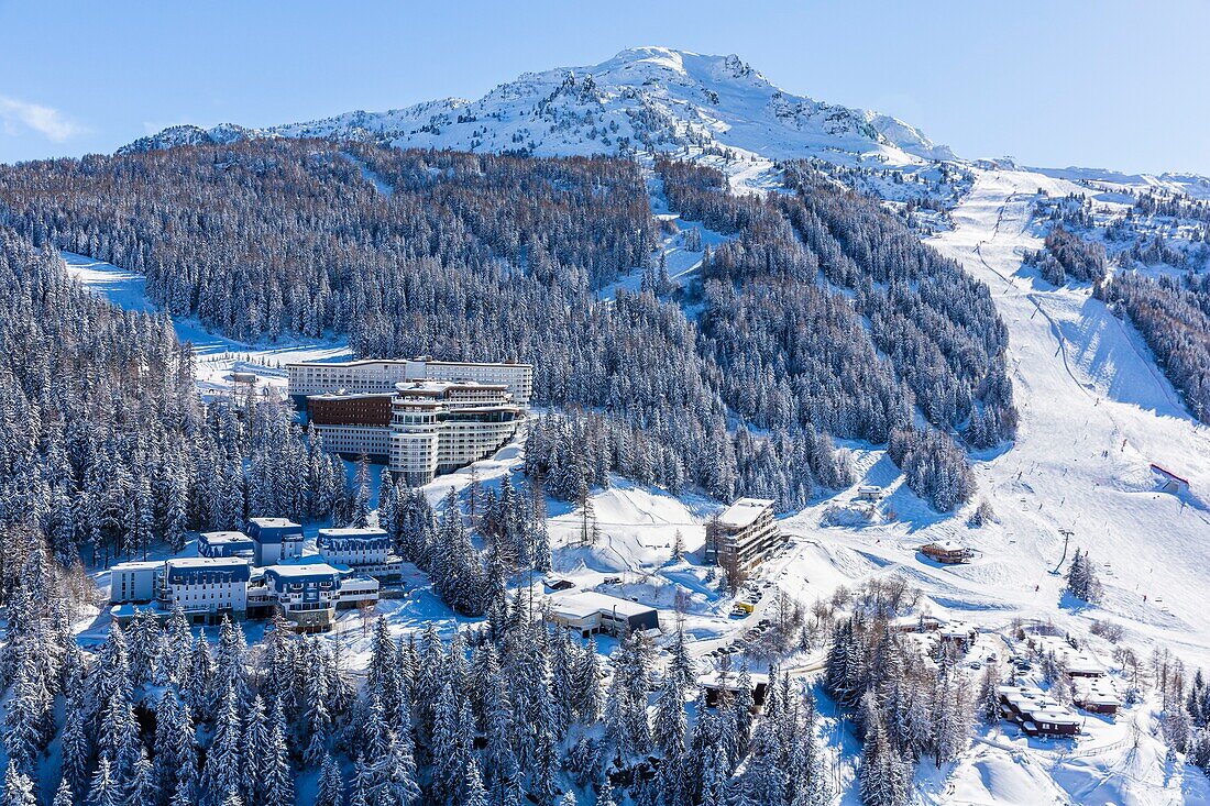 Frankreich,Savoie,Vanoise-Massiv,Tal der Haute Tarentaise,Les Arcs 2000,Teil des Paradiski-Gebietes,Blick auf den Club MED (Luftaufnahme)