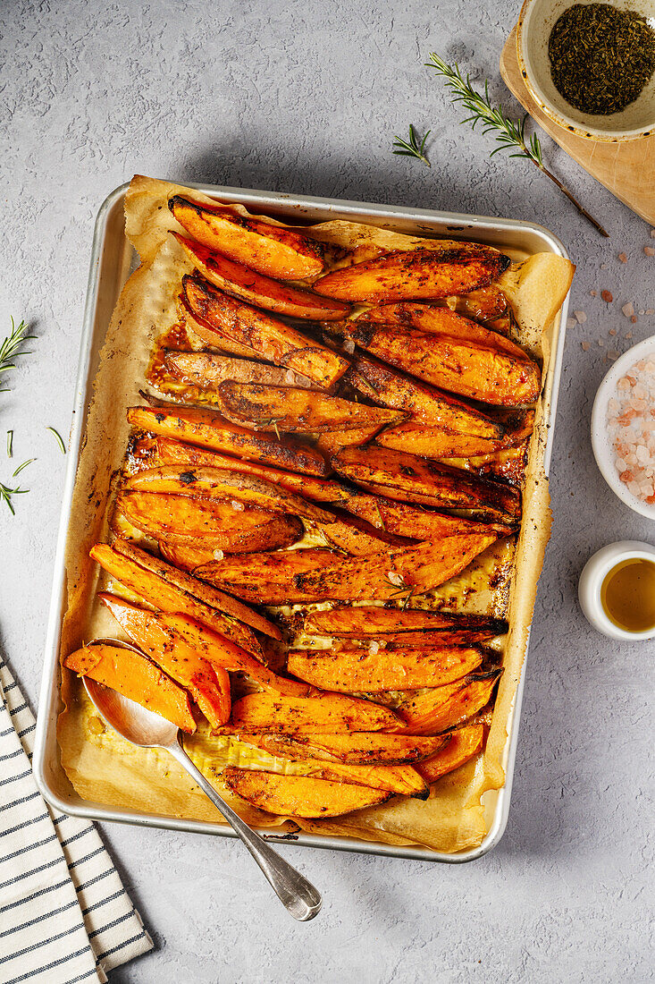Baked sweet potato wedges with spices