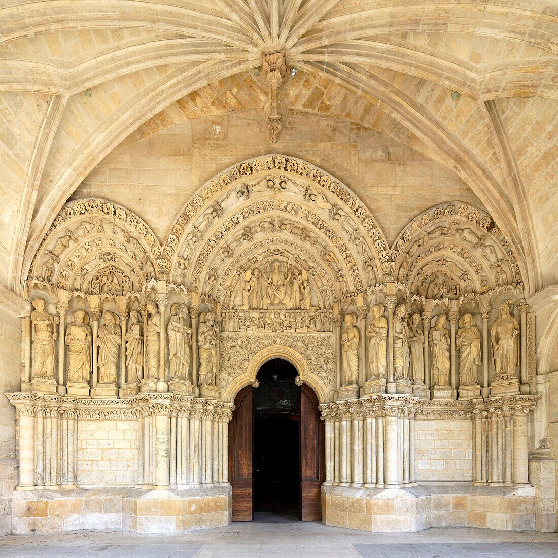 Frankreich,Gironde,Bordeaux,von der UNESCO zum Weltkulturerbe erklärtes Gebiet,Place des Martyrs de la Resistance,Basilika Saint Seurin aus dem 11.