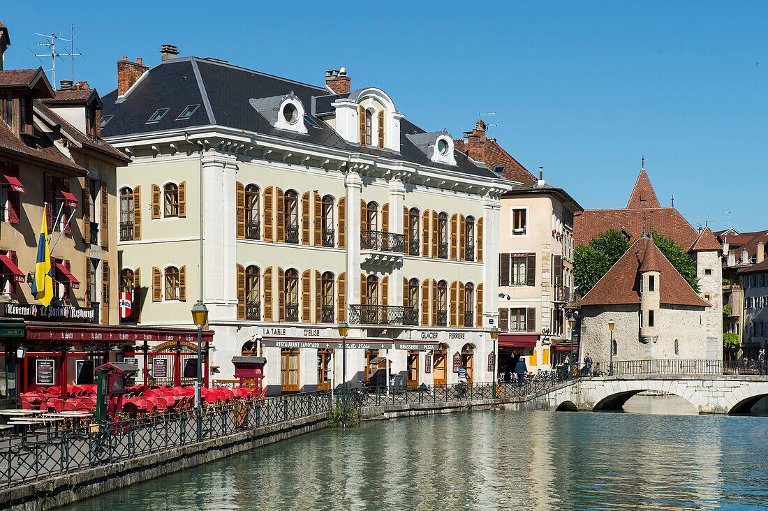France,Haute Savoie,Annecy,the canal Thiou deversoir of the lake,the bridge and dock Perriere and the palace of l'isle,old prisons