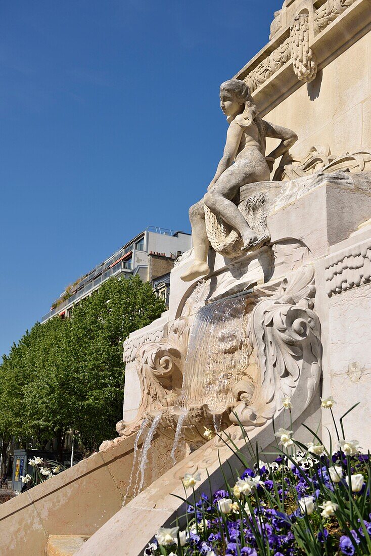 France,Marne,Reims,place Drouet d'Erlon,Sube fountain dating from 1906,details of the lower part of the column