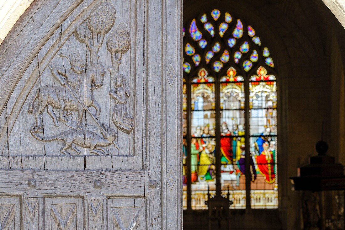 Frankreich,Maine et Loire,Fontevraud l'Abbaye,Loiretal als Weltkulturerbe der UNESCO,Abtei von Fontevraud,12-17 Jahrhundert,die Abteikirche aus dem 12.Jahrhundert,Eingangstor