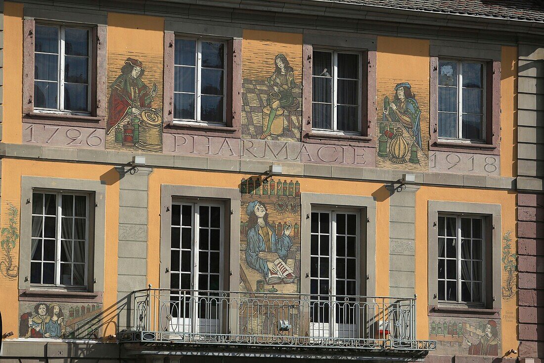 Frankreich,Haut Rhin,Fassade der Storchenapotheke am 17,Place du Marche in Munster
