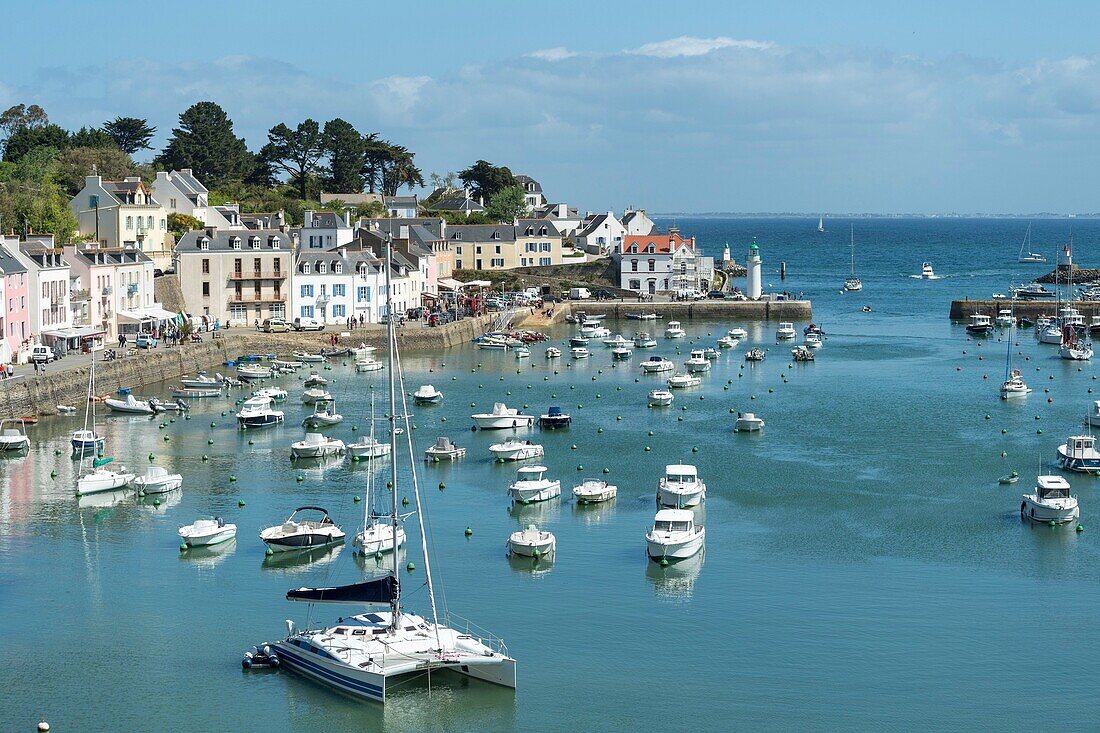 Frankreich,Morbihan,Belle-Ile Insel,Sauzon,Blick auf den Hafen