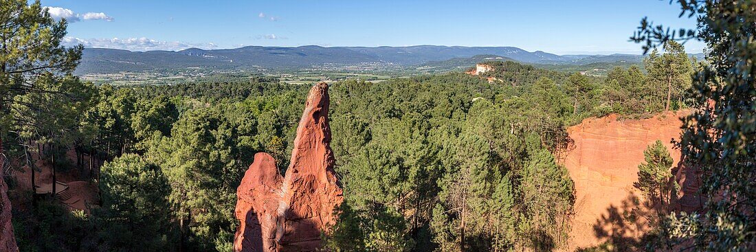 France,Vaucluse,Luberon Regional Natural Park,Roussillon,labeled the Most Beautiful Villages of France,the Sentier des Ocres,the needles cirque