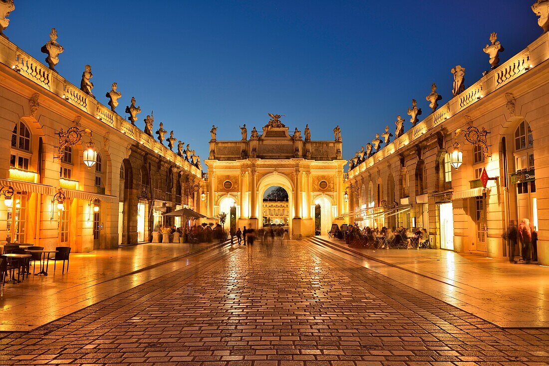 France,Meurthe and Moselle,Nancy,place Stanislas (former Place Royale) built by Stanislas Leszczynski,king of Poland and last duke of Lorraine in the eighteenth century,classified World Heritage of UNESCO,Arc Here drawn by Emmanuel Here by night