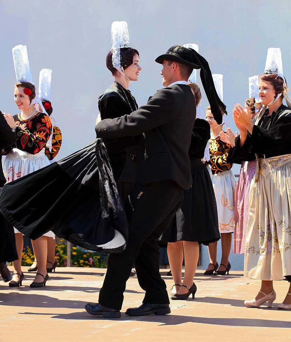 France,Finistere,Gorse Flower Festival 2015 in Pont Aven,Circle Ar Vro Vigoudenn of Pont l'Abbé