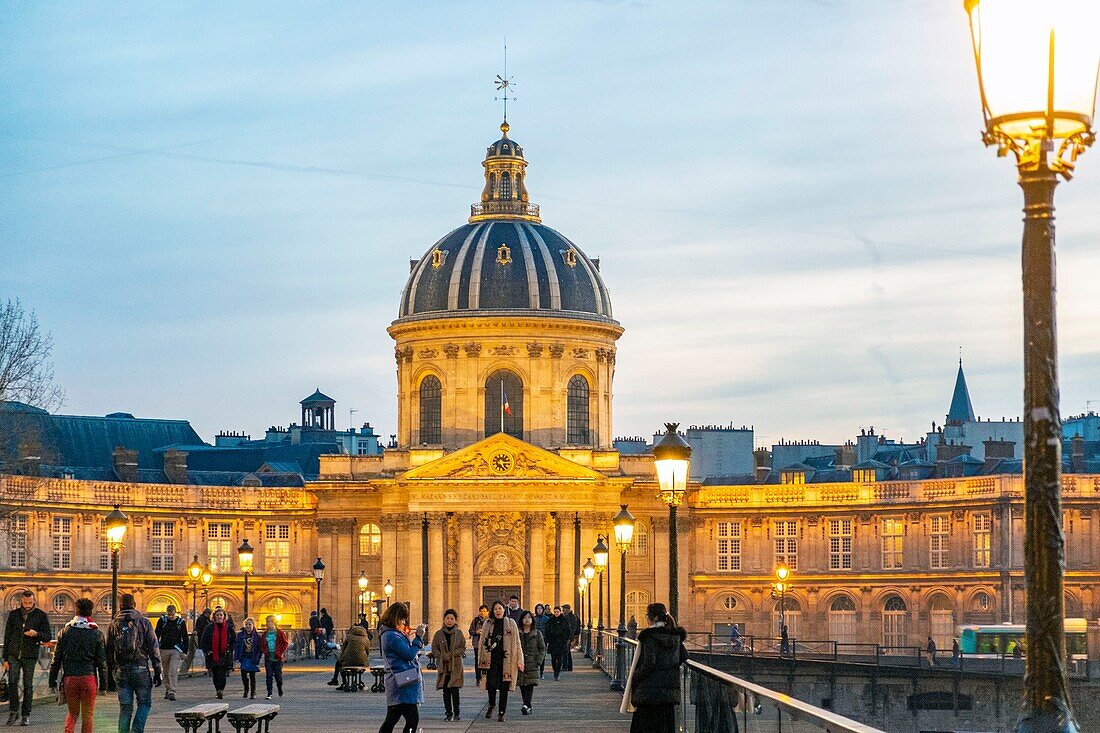 Frankreich,Paris,von der UNESCO zum Weltkulturerbe erklärtes Gebiet,Pont des Arts und Institut de France