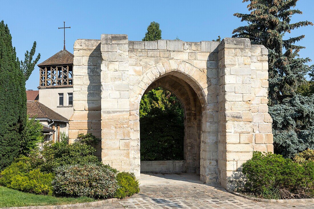 France,Val de Marne,Rungis,Ruin of the old church,bell towerof the Saint-Grégoire Chapel