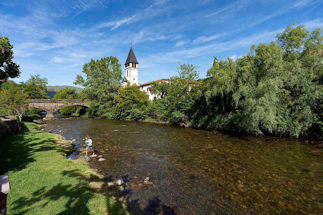 Frankreich,Pyrenees Atlantiques,Baskenland,Saint Etienne de Baigorry