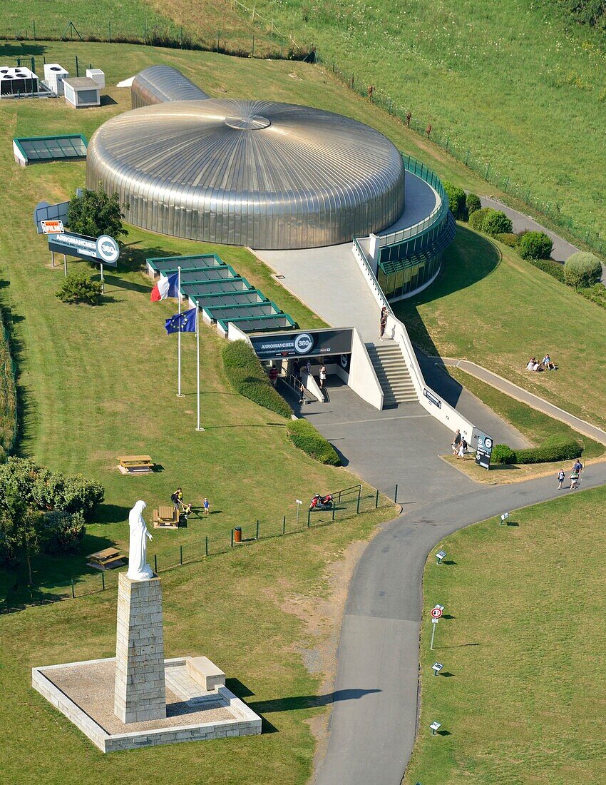 Frankreich,Calvados,Arromanches les Bains,Arromanches 360,Rundkino,Museum des Zweiten Weltkriegs (Luftaufnahme)
