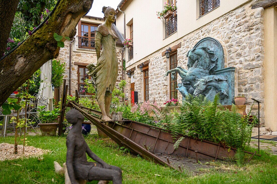 Frankreich,Seine-et-Marne,Barbizon,Regionaler Naturpark von Gâtinais,Skulptur und Brunnen im Gartenmuseum Besharat