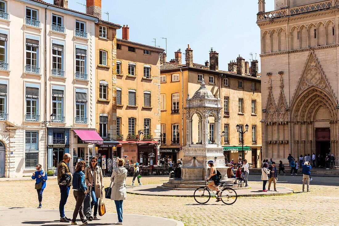 France,Rhone,Lyon,historical site listed as World Heritage by UNESCO,Vieux Lyon (Old Town),Saint Jean District,fountain in Place St Jean