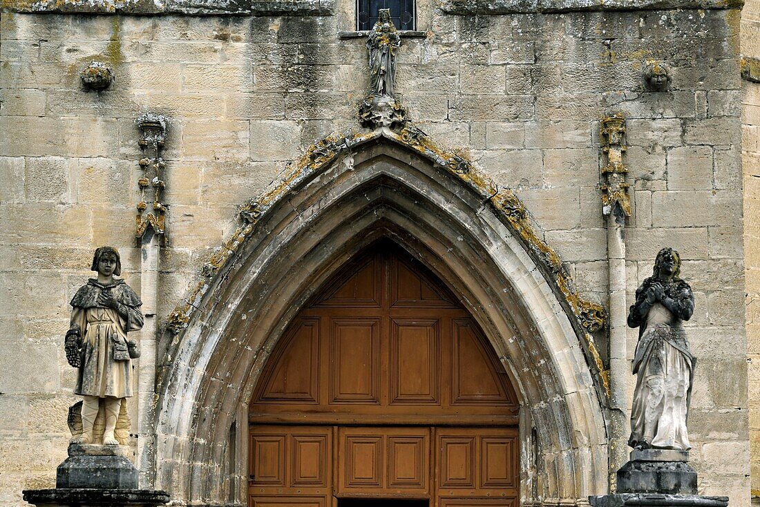 France,Doubs,Mouthier Haute Pierre,parvis,Saint Laurent church dated 15th century,portal,Saint Vernier and Jeanne d Arc statues