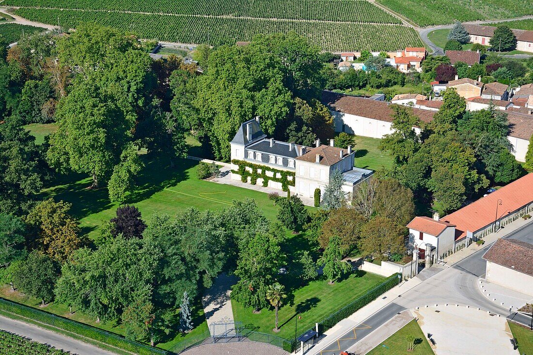 Frankreich,Gironde,Saint Julien Beychevelle,Chateau Saint Pierre,Schloss aus dem 18. Jahrhundert,Park (Luftaufnahme)