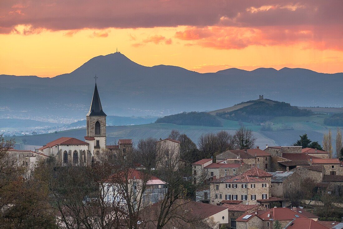 France,Puy de Dome,Egliseneuve pres Billom in the Natural Regional Park of Livradois Forez and in the background the Regional Natural Park of the Volcanoes of Auvergne