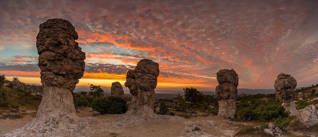 France,Alpes de Haute Provence,rocks of Mourres,Forcalquier,Luberon Regional Nature Park