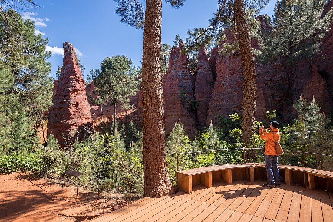 France,Vaucluse,Luberon Regional Natural Park,Roussillon,labeled the Most Beautiful Villages of France,the Sentier des Ocres,the needles cirque