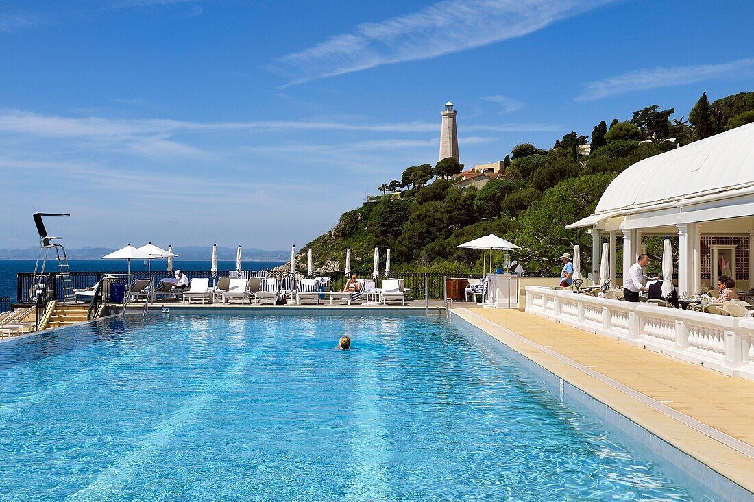 Frankreich,Alpes Maritimes,Saint Jean Cap Ferrat,Grand-Hotel du Cap Ferrat,ein 5-Sterne-Palast von Four Seasons Hotel,der schicke Club Dauphin am Pool und mit Blick aufs Meer