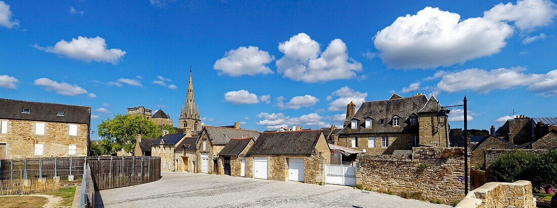 Frankreich,Cotes d'Armor,Guingamp,place du Chateau,Notre Dame de Bon Secours Basilika