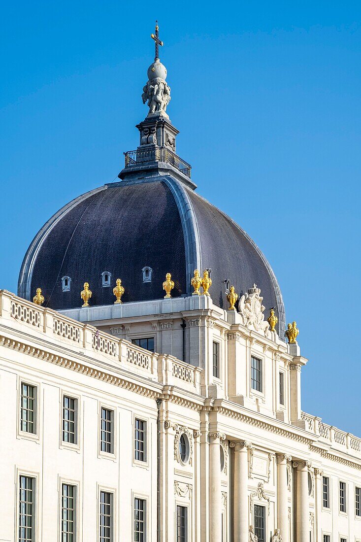 France,Rhone,Lyon,la Presqu'île,historic centre classified as a UNESCO World Heritage site,Grand Hotel-Dieu,Soufflot front,Quai Jules Courmont